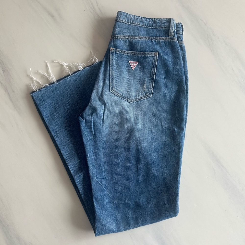 Guess - Women's Medium Blue Denim Jeans with Frayed Hem - Size 31